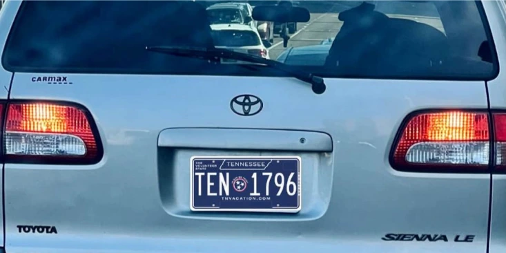 Ejemplo de Opciones de placas disponibles en Tennessee